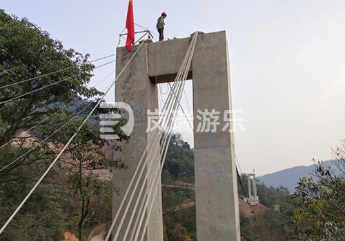 天府花溪谷玻璃吊桥