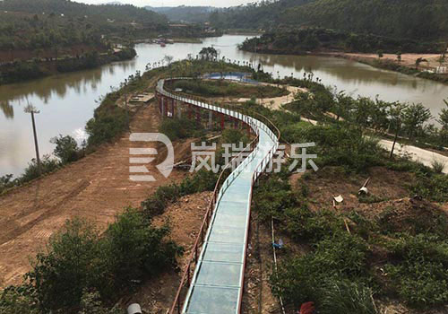 广东廉江玻璃水滑道
